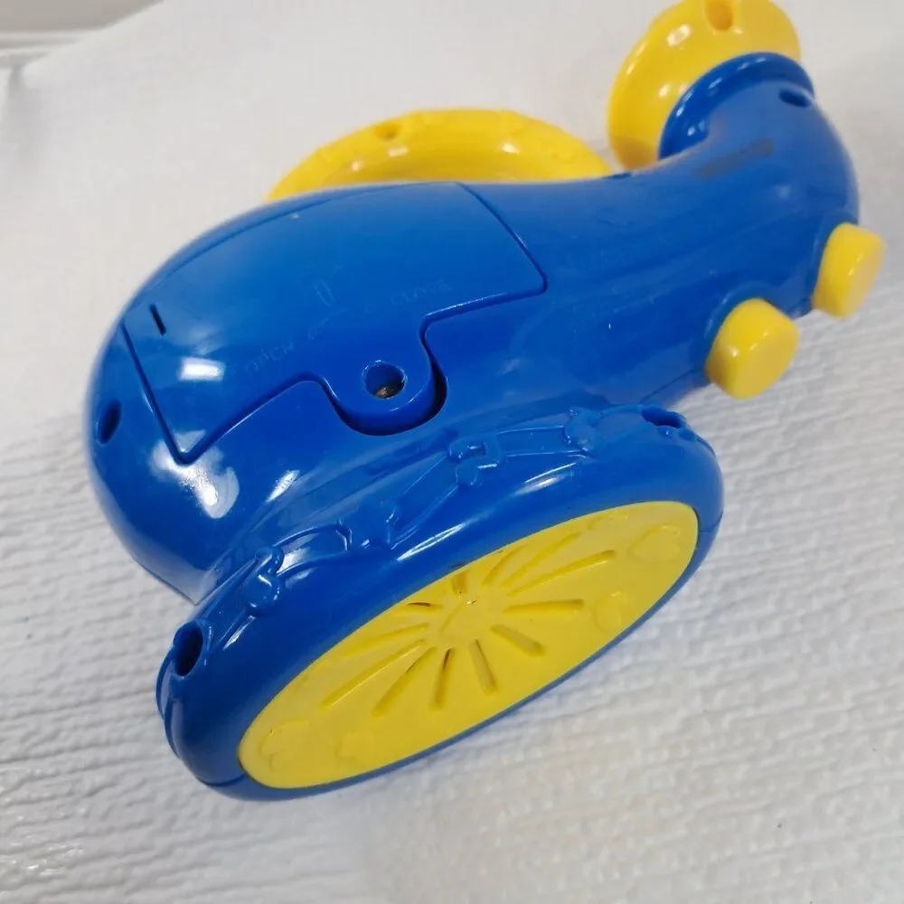 Pinkfong Baby Shark Lights N' Sounds‎ Saxophone blue toy instrument kids toddler